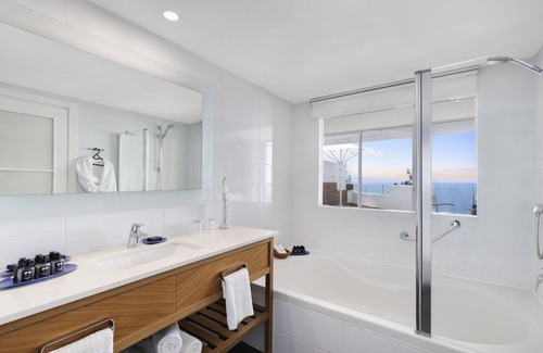 Eilat Hotel | Experience Comfort at Herbert Samuel Reef Eilat - 8.8/10