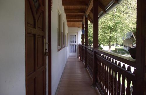 Szentendrei House | Explore Hercules Turistaház: Pet-Friendly & Poolside Retreat