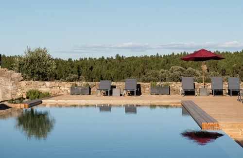 Salvaterra do Extremo Villa | Charming Herdade dos Abegões: Pool & Breakfast Included