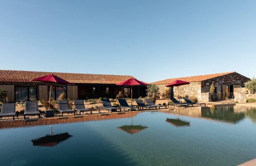 Salvaterra do Extremo Villa | Charming Herdade dos Abegões: Pool & Breakfast Included