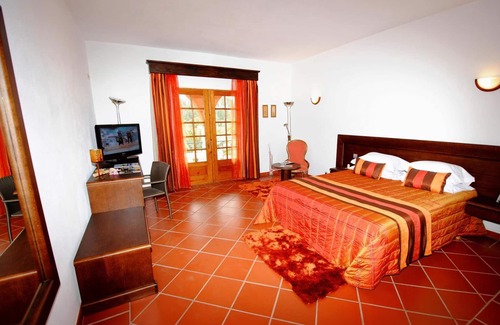 Mira Hotel | Relax at Herdade Lago Real: Pool, Spa & Family-Friendly