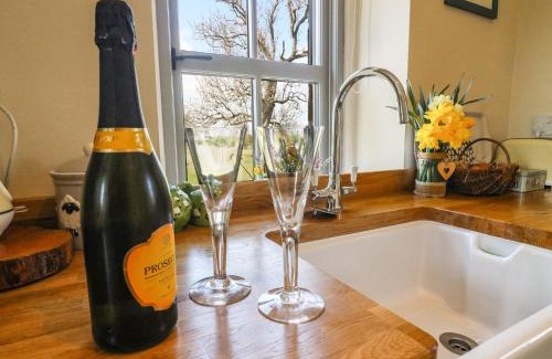 Appleby-in-Westmorland House | Discover Herdie Hideaway: Pet-Friendly 4-Star Retreat