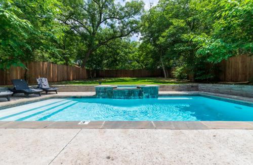 Cedar Crest House | Herdon Park Hideaway