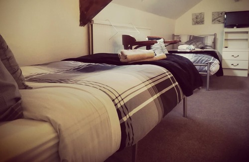 Todmorden Bed & Breakfast | Comfortable Retreat: Feel at Home with Kitchen Amenities