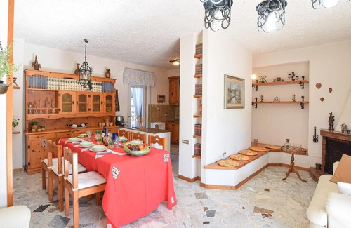 Simeri-Crichi House | Here you will occupy part of a pretty two-family house with garden in the Gulf of Squillace, about 2