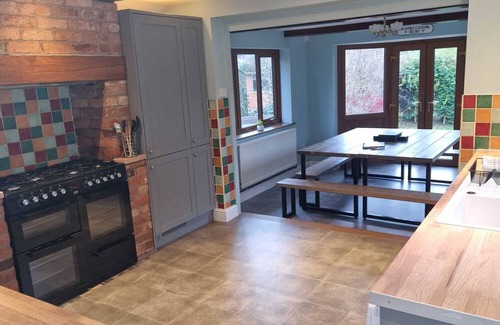 Hereford House | Discover Falcon House in Hereford: Family-Friendly Stay