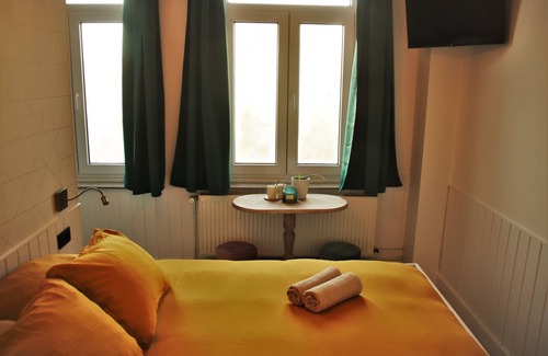 Reninge Bed & Breakfast | Discover Herenhuis1919: Family-Friendly with Delicious Dining