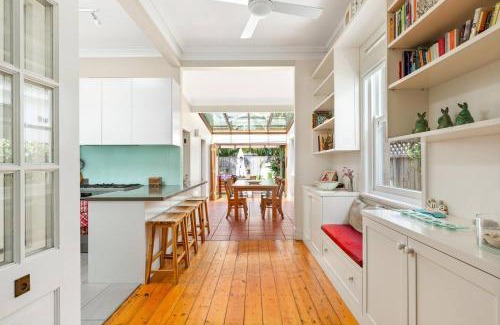 Manly House | Experience Heritage in Manly's Sunlit Beachside Oasis