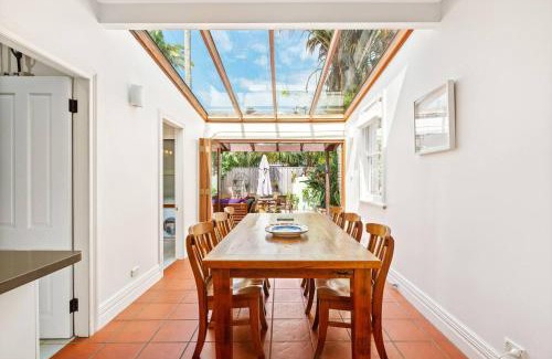 Manly House | Experience Heritage in Manly's Sunlit Beachside Oasis