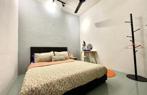 Central Seberang Perai House | Comfortable 3 Bedroom House Near Kijang Alma, Bukit Mertajam