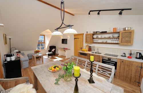 Durnstein Cabin | Exceptional Heritage Dürnstein: Spa & Pet-Friendly Retreat