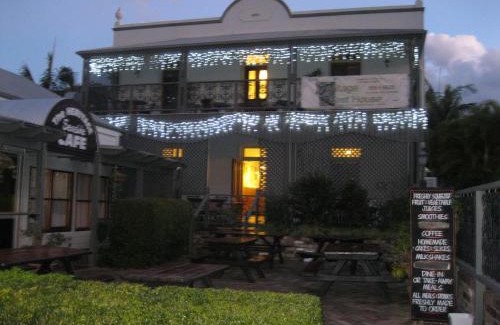 South West Rocks House | Cozy Heritage Guesthouse with Oceanfront Views