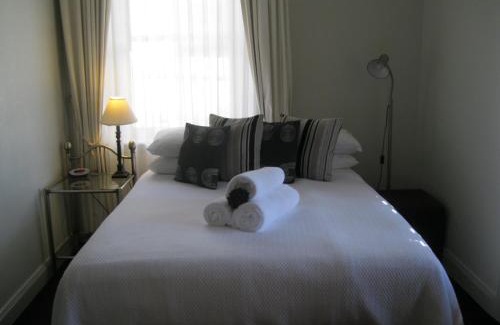 South West Rocks House | Cozy Heritage Guesthouse with Oceanfront Views