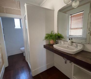Oamaru Apartment | Heritage Hideaway: Guest Rated 8.9/10 for Comfort