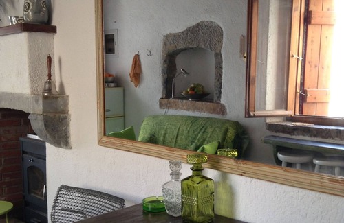 Neapoli House | Heritage Home Windmill 1853: Pet-Friendly Oceanfront Retreat