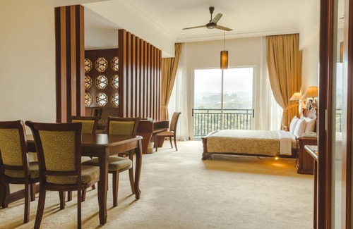 Tanah Rata Hotel | Welcoming Heritage Hotel Cameron Highlands with Pool & Dining
