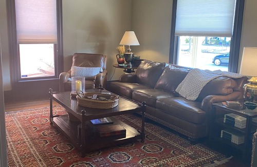 Shelbyville House | Heritage House: A Perfect Stay Near the Bourbon Trail