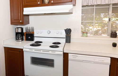 Pahrump House | Group-Friendly Heritage House: Rated 9.6 with Kitchen & Breakfast