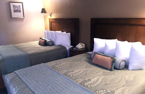 La Mesa Hotel | Relaxing Heritage Inn La Mesa with Pool & Spa Amenities