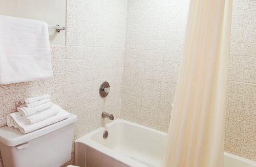 La Mesa Hotel | Relaxing Heritage Inn La Mesa with Pool & Spa Amenities