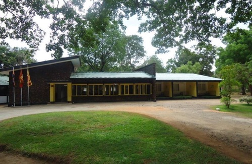 Medawachchiya House | Discover Heritage Medawachchiya Resort with Family-Friendly Fun