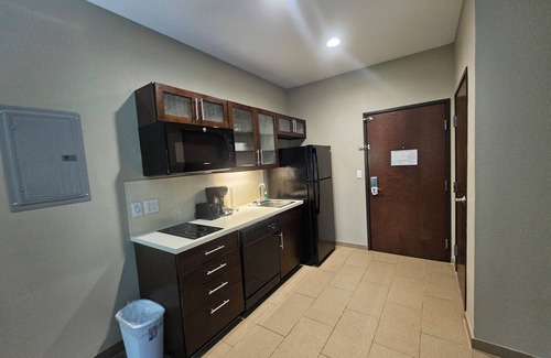 DeQuincy Hotel | Guest Rated: Heritage Place Hotel & Suites with Kitchen Access