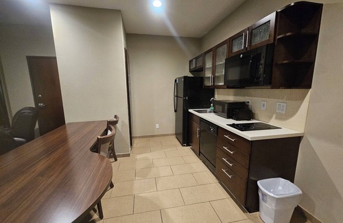 DeQuincy Hotel | Guest Rated: Heritage Place Hotel & Suites with Kitchen Access