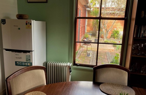 Clunes House | Heritage Miners Cottage in Clunes with Spa & Hot Tub