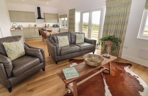 Monknash Cottage | Heritage Retreat