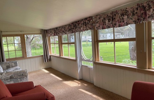 Stanhope Cottage | Heritage Two-Bedroom Cottage (Cottage 9)