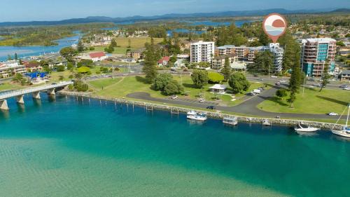 Tuncurry Apartment | Comfortable Heritage Unit 101 with Pool & Family Amenities