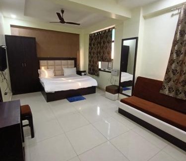 Kalyanpur Hotel | Heritage Villa By MNG Rooms