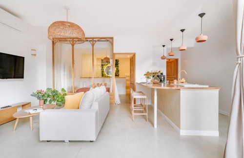 Nyons Apartment | Hermès Suite with Hot Tub - Guest Rated 9.6/10
