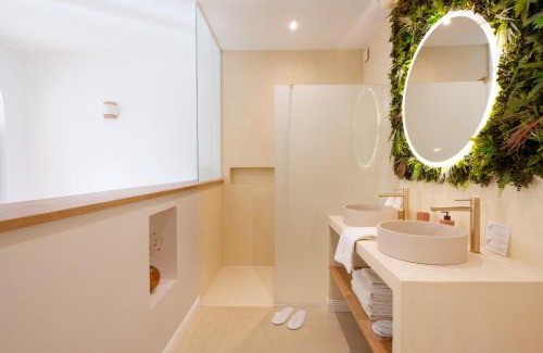 Nyons Apartment | Hermès Suite with Hot Tub - Guest Rated 9.6/10