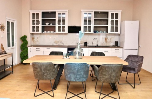Cisnadie Apartment | Discover Herman Apartment Cisnadie - Rated 9.7/10 for Families