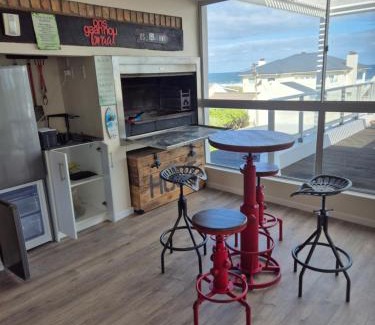 Sandbaai House | Oceanfront Holiday House in Hermanus, Sandbaai with Views