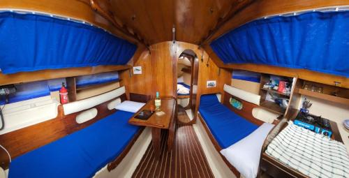 Caleta de Sebo Boat Rental | Pet-Friendly Retreat at Hermes - Ideal for Family Getaways