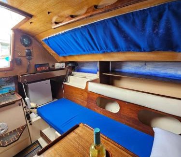 Caleta de Sebo Boat Rental | Pet-Friendly Retreat at Hermes - Ideal for Family Getaways
