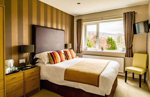 Braithwaite Bed & Breakfast | Premium Hermiston Guest House with Pool & Breakfast Included