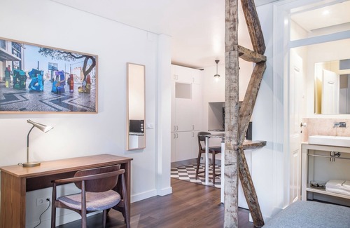 Santos Apartment | Exquisite Stay at Hermitage Castelo - Casa Chafariz