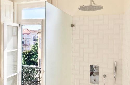 Santos Apartment | Elegant Stay at Hermitage Castelo - Casa Chafariz