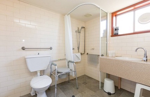 Wangaratta Hotel | Top-Rated Hermitage Motor Inn with Pool and Breakfast