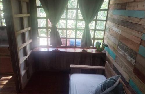Chiguata House | Pet-Friendly Retreat at Hermosa Cabaña Bosque y Mar