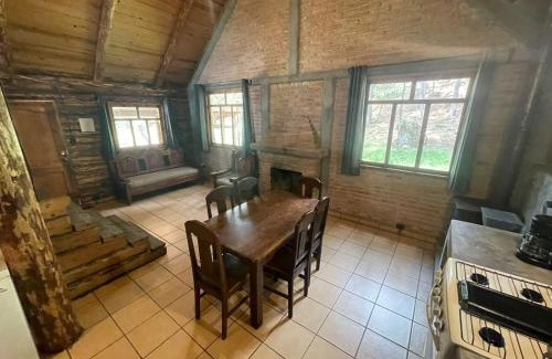 Pueblo Nuevo Ski Chalet | Cozy Mountain Cabin - Parque La Pirámide, Rated 9/10