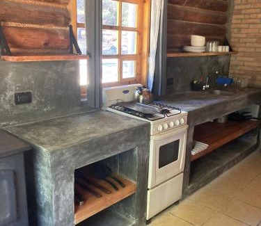 Pueblo Nuevo Ski Chalet | Cozy Mountain Cabin - Parque La Pirámide, Rated 9/10