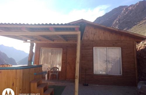 Paiguano House | Enchanting Cabin for 4 with Hot Tub in Cochiguaz Valley