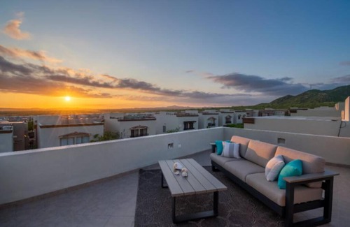 Cabo San Lucas House | Relaxing Hermosa Casa: 4-Star Stay Near Beach & Center