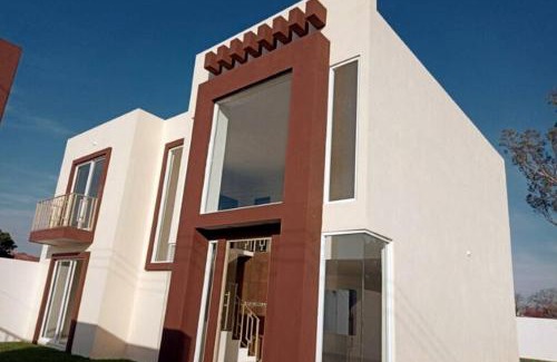 Ayala House | Oceanfront Hermosa Casa with Solar Heated Pool & Views