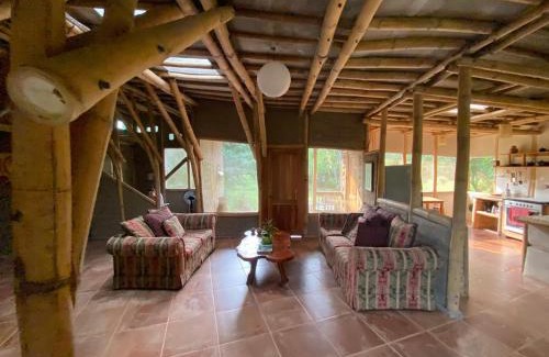 Vega de Alatorre Cabin | Inviting Hermosa Casa Bambú: Pet-Friendly with Breakfast
