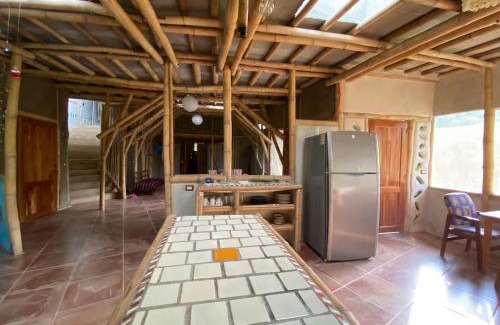 Vega de Alatorre Cabin | Inviting Hermosa Casa Bambú: Pet-Friendly with Breakfast